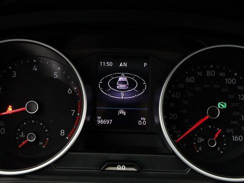 Used 2021 Volkswagen Tiguan SE R-Line image 17