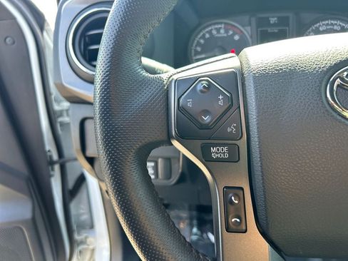 Used 2023 Toyota Tacoma TRD Off-Road w/ Technology Package AWD/4WD image 15