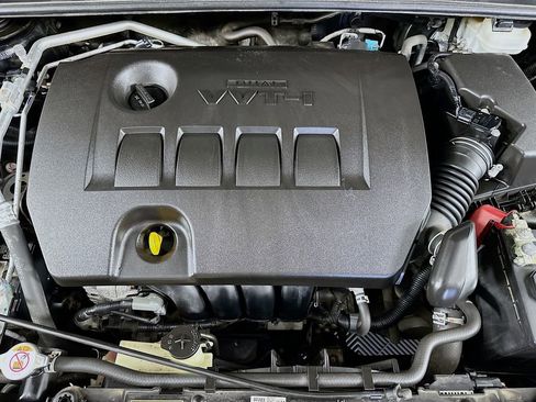 Used 2019 Toyota Corolla LE image 34