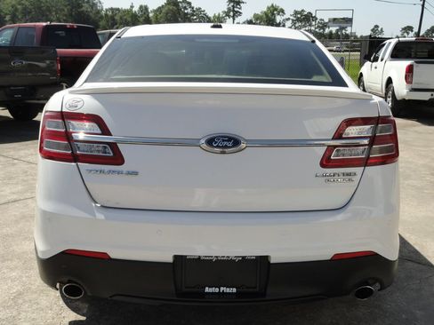 Used 2015 Ford Taurus Limited w/ Equipment Group 301A FWD image 4