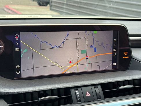 Used 2021 Lexus ES 300h w/ Accessory Package 2 image 18