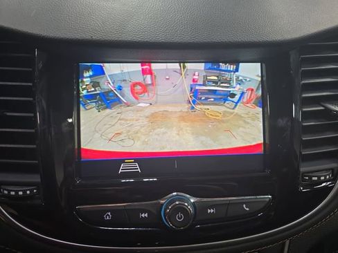 Used 2021 Chevrolet Trax LT w/ Driver Confidence Package image 24