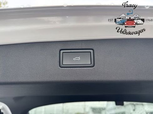 New 2025 Volkswagen Tiguan SE R-Line image 26