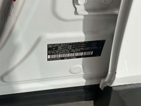 Used 2016 Toyota RAV4 SE image 17