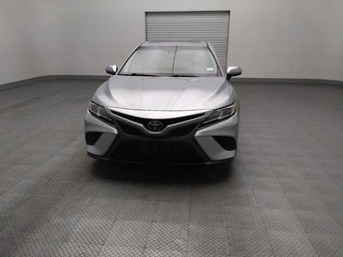 Used 2018 Toyota Camry SE w/ Moonroof Package FWD image 15