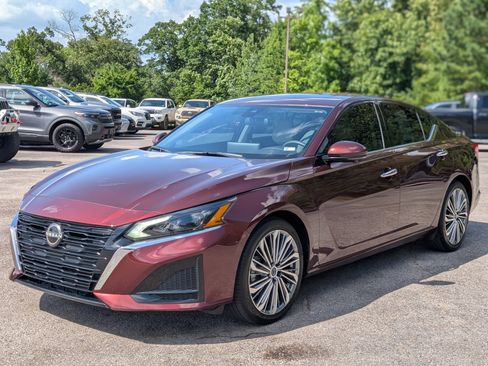 Used 2025 Nissan Altima 2.5 SL FWD image 5