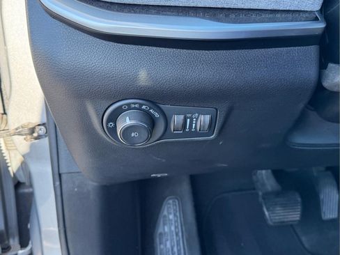 Used 2022 Jeep Compass Latitude w/ Sun and Sound Group image 19