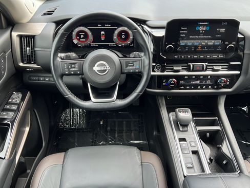 Used 2022 Nissan Pathfinder Platinum w/ Cargo Package FWD image 12
