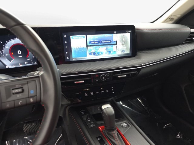 Used 2025 Nissan Kicks SR FWD image 20