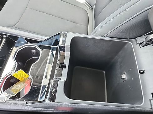 Certified 2023 Jeep Grand Cherokee Laredo image 32