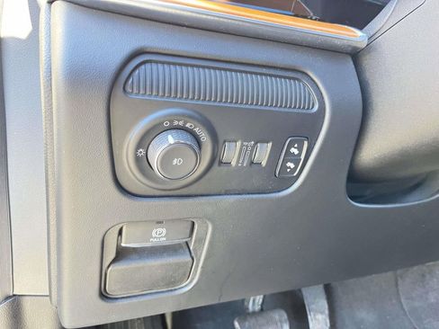 Used 2022 Jeep Grand Wagoneer Series III w/ Rear Seat Video Group 1 image 14