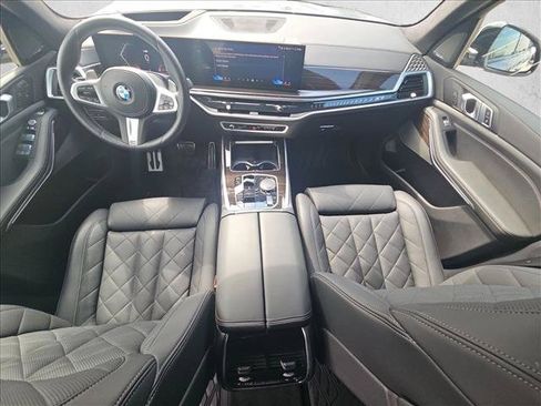 Used 2024 BMW X7 xDrive40i w/ M Sport Package AWD/4WD image 17