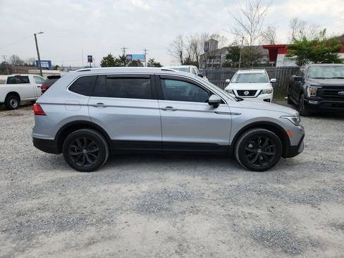 Used 2022 Volkswagen Tiguan SE image 6