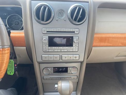 Used 2007 Lincoln MKZ image 40
