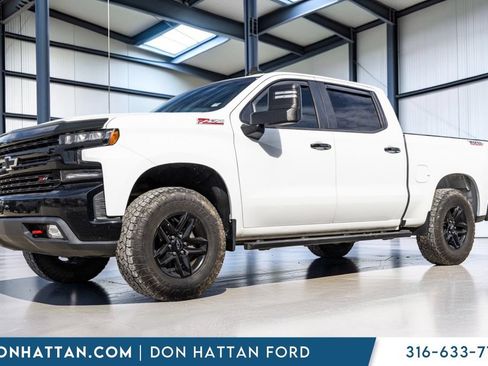 Used 2020 Chevrolet Silverado 1500 LT Trail Boss AWD/4WD image 2
