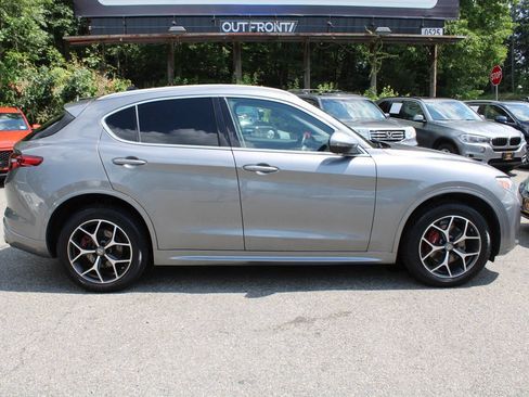 Used 2020 Alfa Romeo Stelvio Ti w/ Active Blind Spot Package AWD/4WD image 6