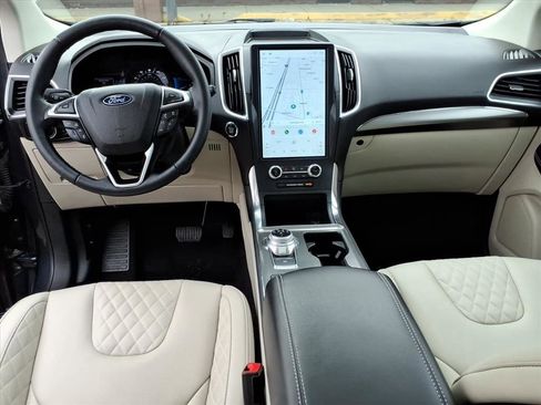 Used 2023 Ford Edge Titanium image 13