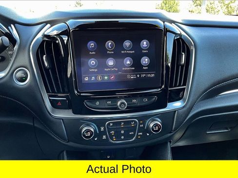 Used 2023 Chevrolet Traverse LT image 6