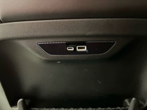 Used 2024 Chrysler Pacifica Touring-L FWD image 16