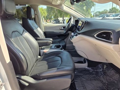 Certified 2022 Chrysler Pacifica Touring-L FWD image 20