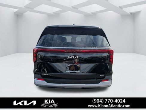 New 2026 Kia Carnival LXS FWD image 4