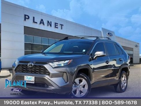 Used 2025 Toyota RAV4 XLE AWD/4WD image 1