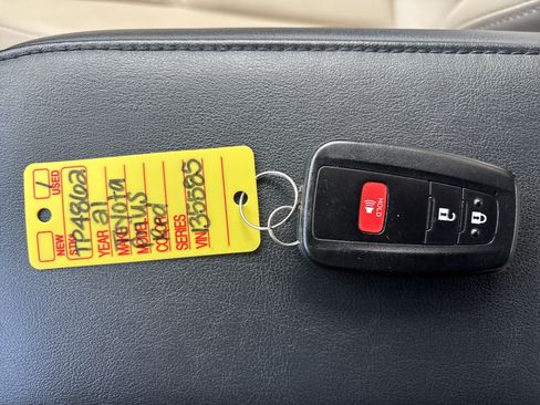 Used 2021 Toyota Prius Limited image 28