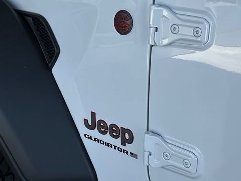 New 2026 Jeep Gladiator Rubicon w/ Steel Power Dome Hood Package AWD/4WD image 24
