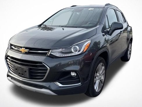 Used 2018 Chevrolet Trax Premier w/ LPO, Protection Package AWD/4WD image 2