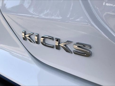Used 2024 Nissan Kicks SV image 7