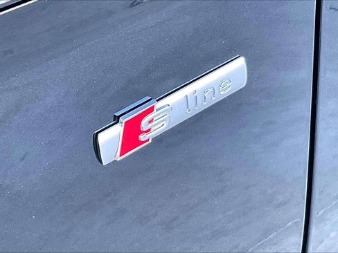 Used 2023 Audi Q5 2.0T Premium w/ Convenience Package image 14