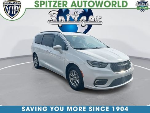 Certified 2022 Chrysler Pacifica Touring-L FWD image 2