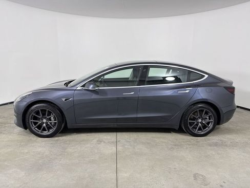 Used 2020 Tesla Model 3 Standard Range Plus image 2
