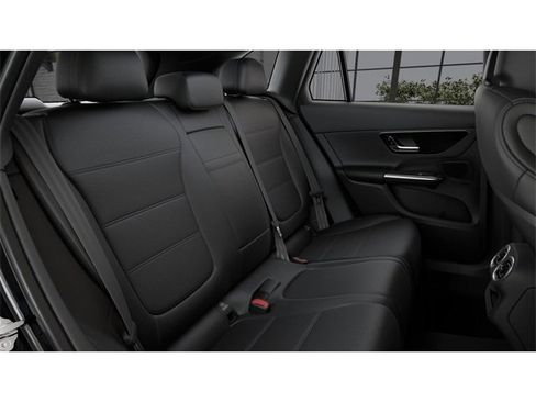 New 2025 Mercedes-Benz GLC 300 4MATIC image 5