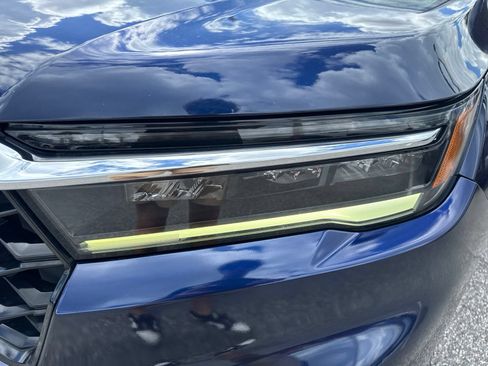 Used 2023 Honda Pilot Elite image 9