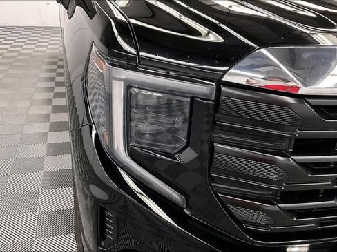 Used 2023 GMC Sierra 1500 Pro w/ Pro Value Package AWD/4WD image 35