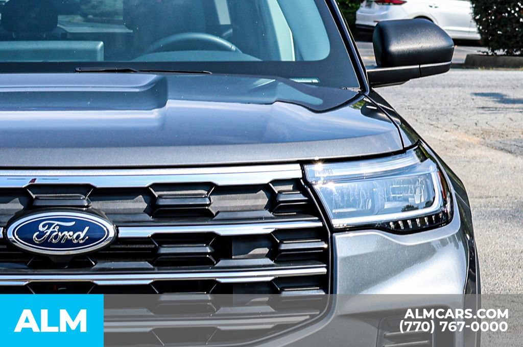 Used 2025 Ford Explorer Active RWD image 14