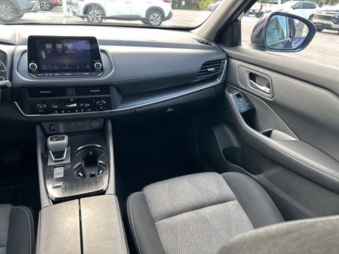 Used 2024 Nissan Rogue SV FWD image 12