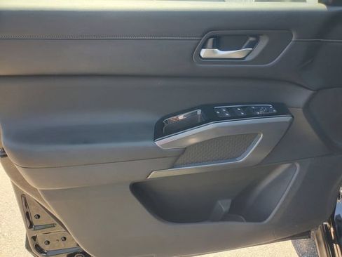 Used 2024 Nissan Pathfinder SL AWD/4WD image 10