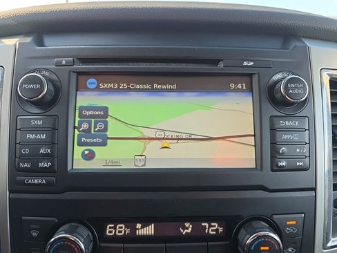 Used 2018 Nissan Titan SV w/ SV Convenience Package image 25