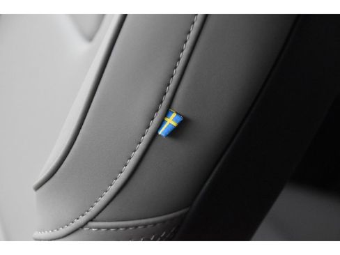 New 2026 Volvo XC60 B5 Plus w/ Protection Package Premier image 40