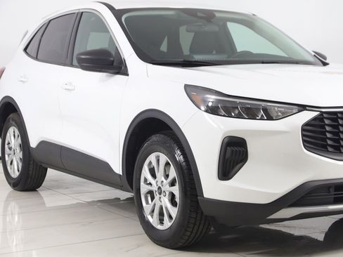 Used 2023 Ford Escape Active w/ Tech Pack #1 AWD/4WD image 35