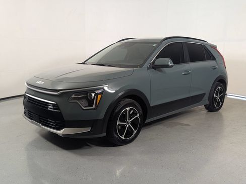 Used 2024 Kia Niro EX FWD image 3