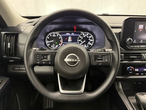 Used 2025 Nissan Pathfinder S AWD/4WD image 11