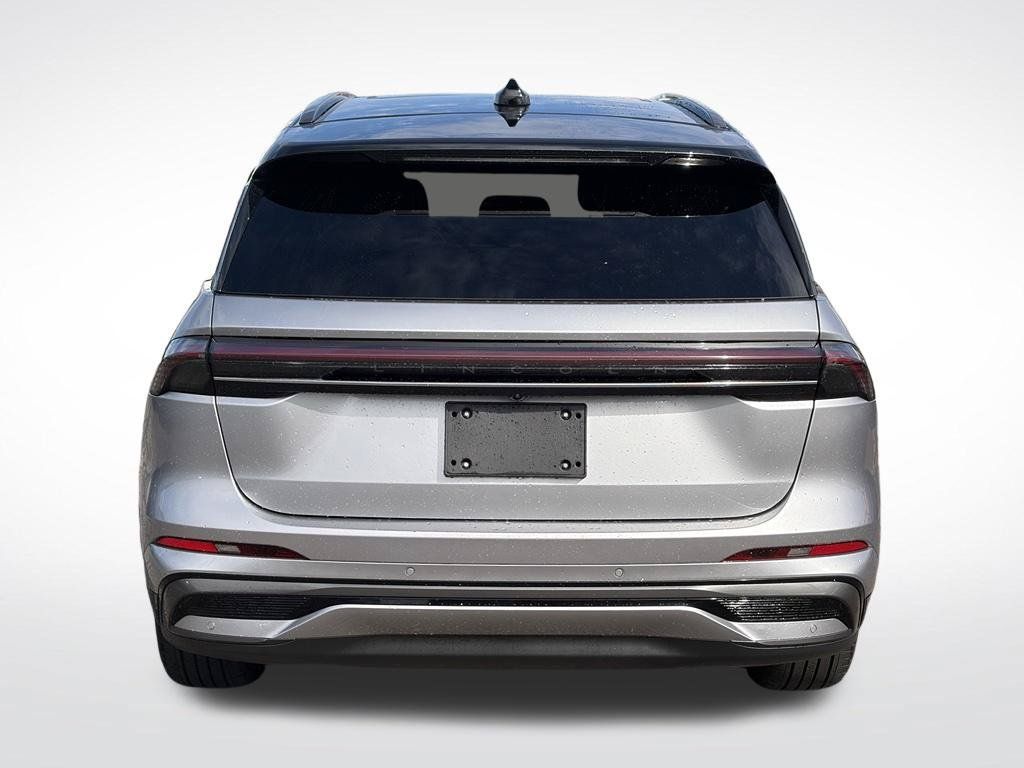 Used 2024 Lincoln Nautilus Reserve w/ Equipment Group 202A AWD/4WD image 8