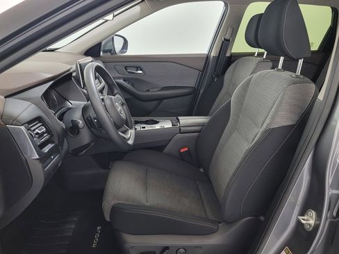 Used 2023 Nissan Rogue SV image 12