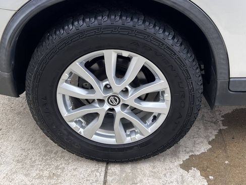 Used 2019 Nissan Rogue SV FWD image 10