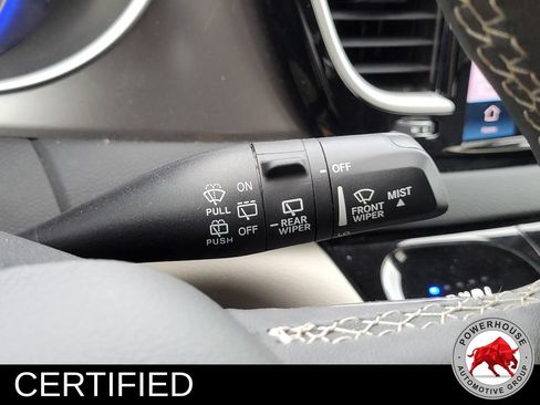 Used 2023 Chrysler Pacifica Touring-L FWD image 32