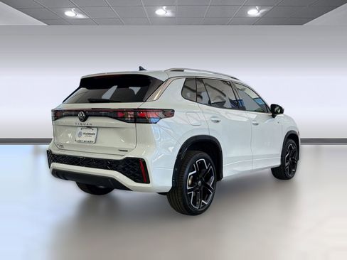 New 2026 Volkswagen Tiguan SEL R-Line AWD/4WD image 9