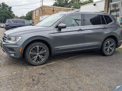 Used 2018 Volkswagen Tiguan SEL AWD/4WD image 4